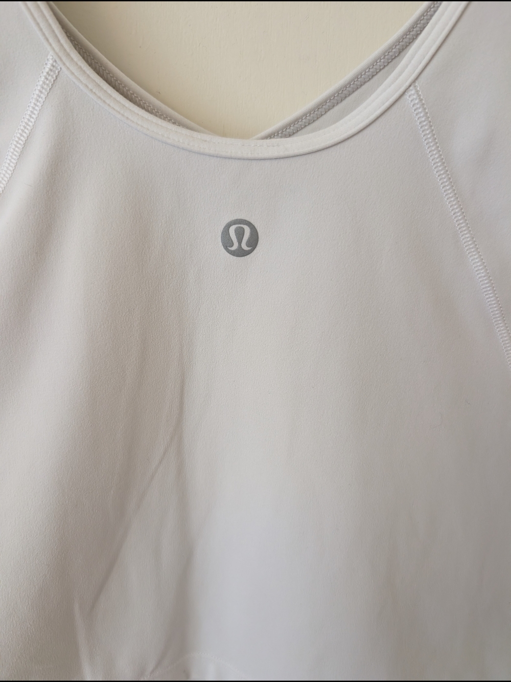 lululemon athletica Womens 6 White Align T-shirt Activewear Athleisure Workout - Picture 4 of 4